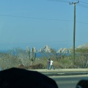 We tried to go and see the Land&#39;s End, but after having the road mostly to ourselves since we left Ensenada, we got frustrated by the traffic and parking and left. Chtěli jsme se podívat na skály na Konci pevniny, ale po tolika mílích kdy jsme měli cestu pro sebe nás znechutila dopravní zácpa a nemožnost zaparkovat, a tak jsme se otočili bez velkých štrapácí na nejjižnějším bodě naší cesty a vydali se na sever. : Baja2011